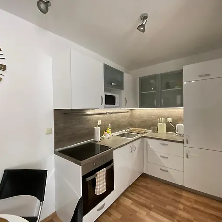 Апартаменти Amel -new Luxury Close To The Равда
