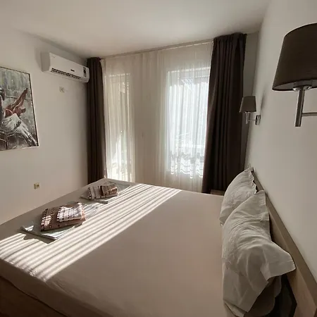 Amel -new Luxury Close To The Апартаменти Равда